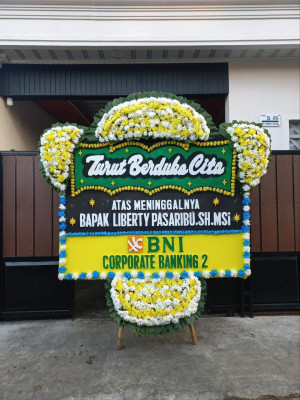 Papan Bunga Duka di Balai Naras